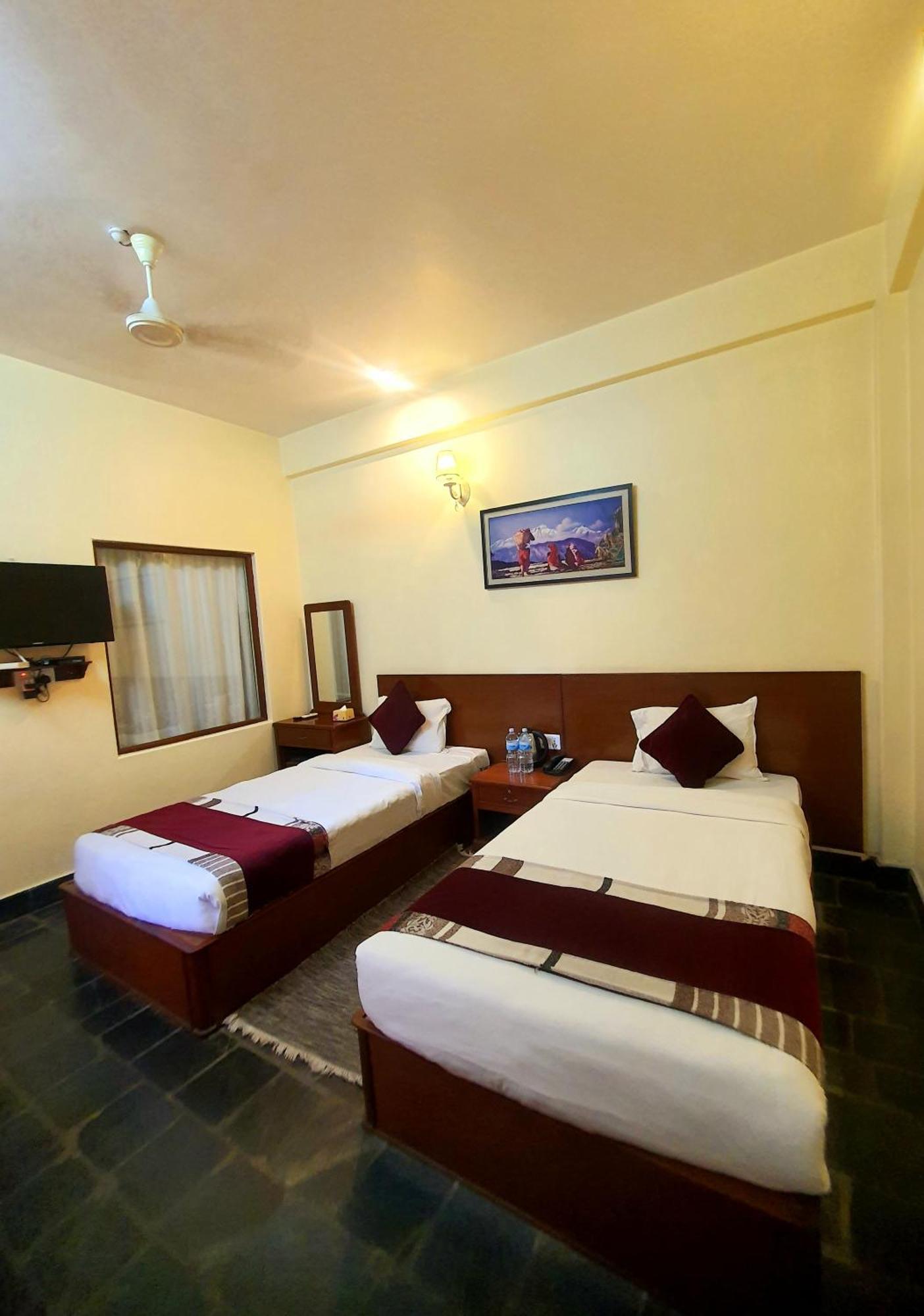 Hotel Kunja Pokhara Luaran gambar