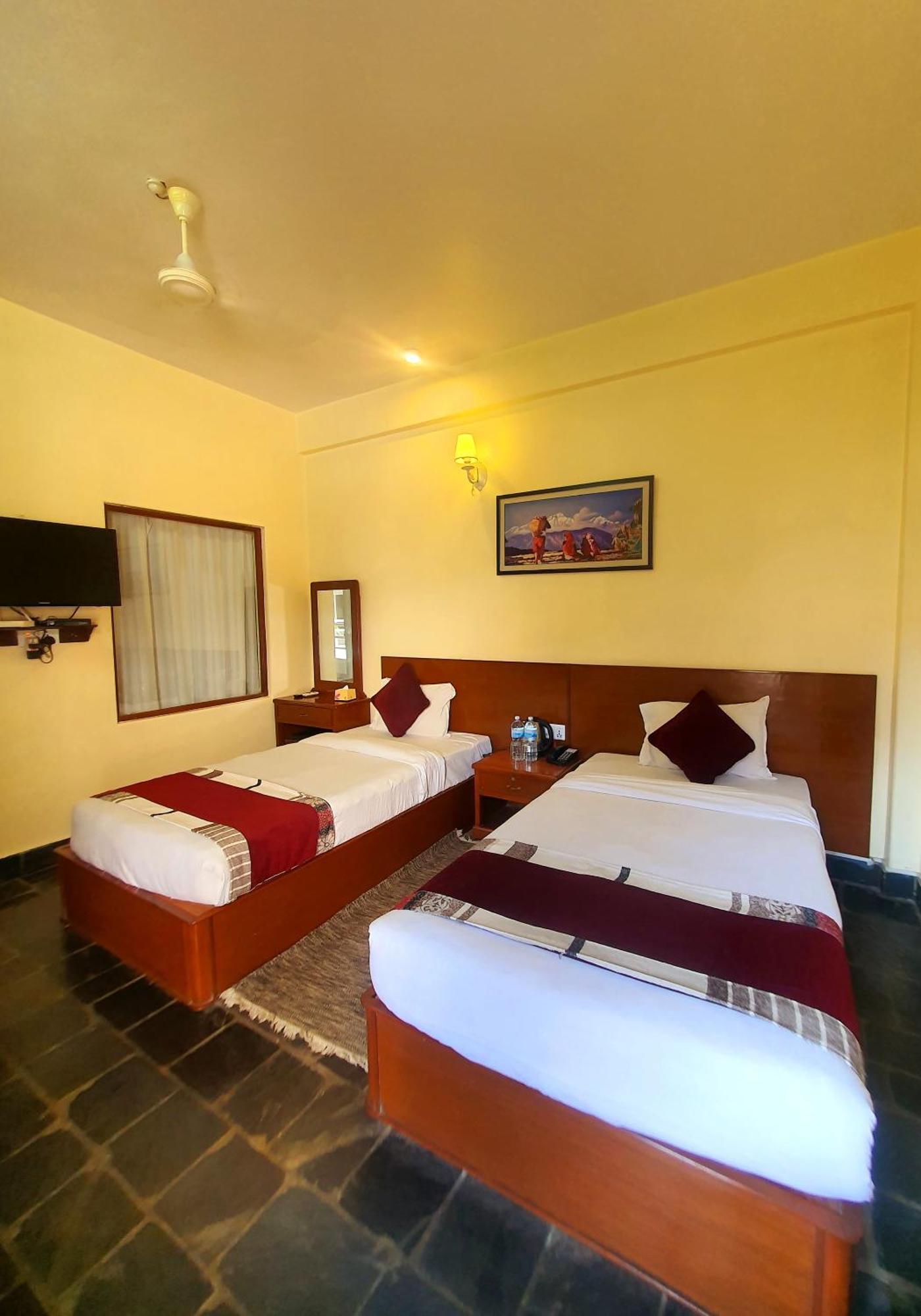 Hotel Kunja Pokhara Luaran gambar