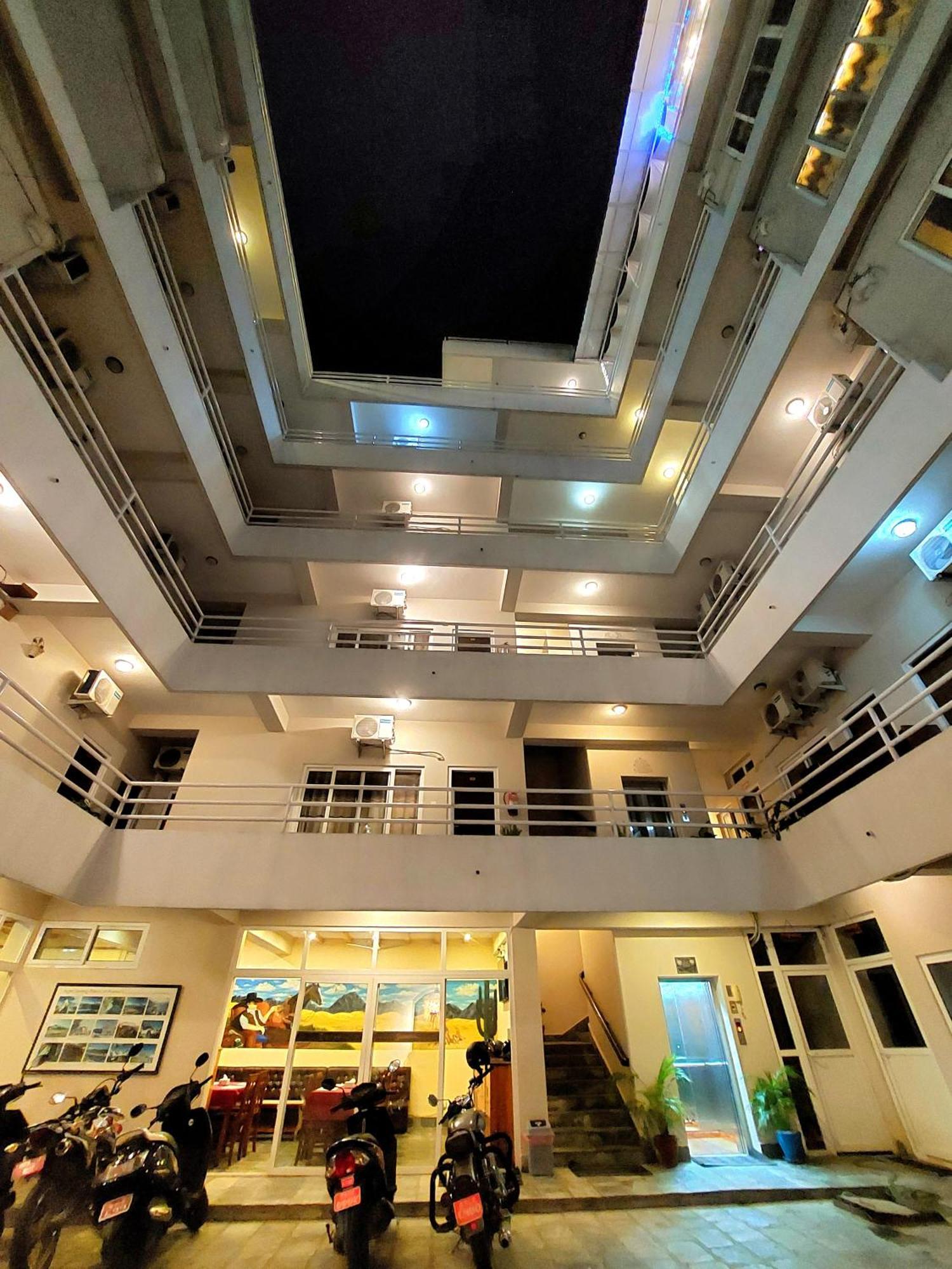 Hotel Kunja Pokhara Luaran gambar