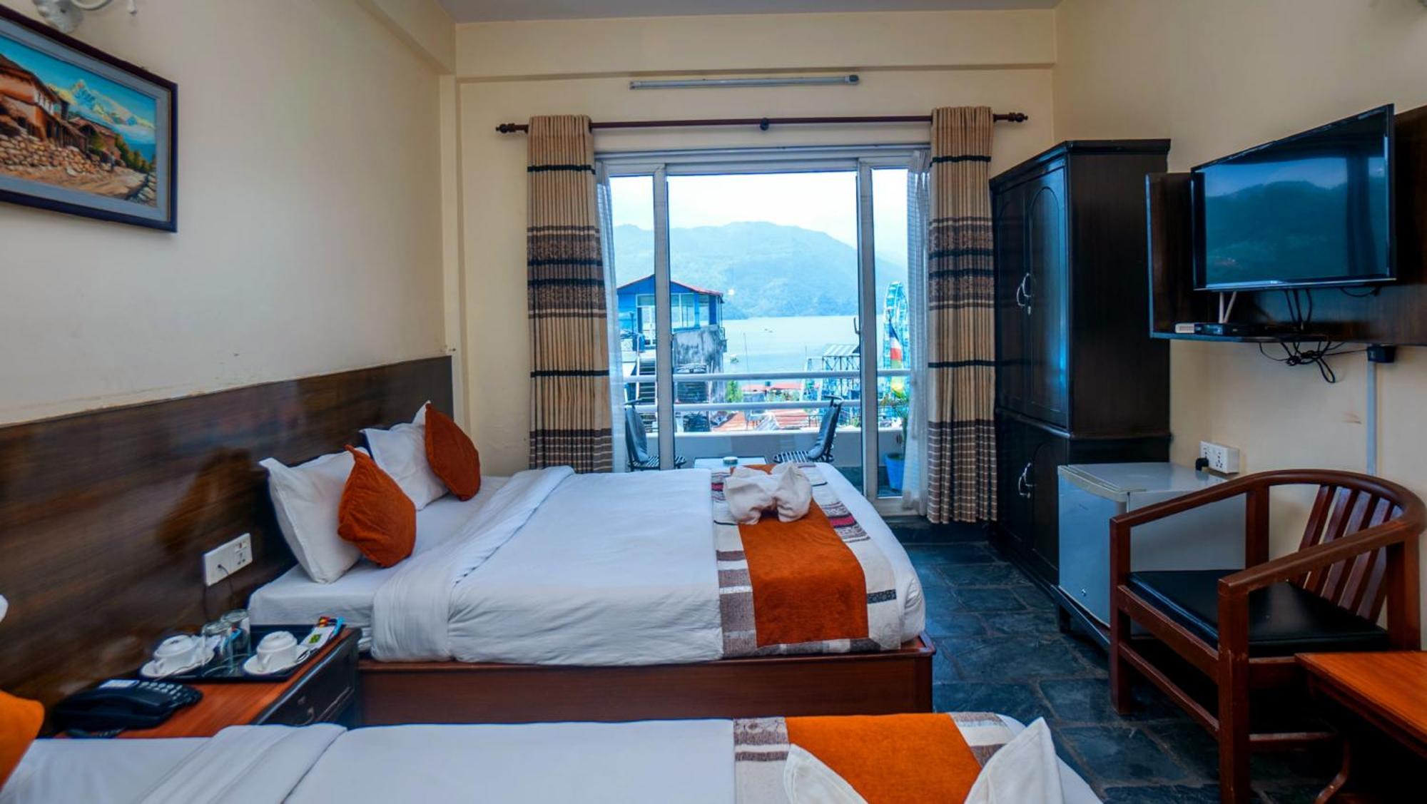 Hotel Kunja Pokhara Luaran gambar